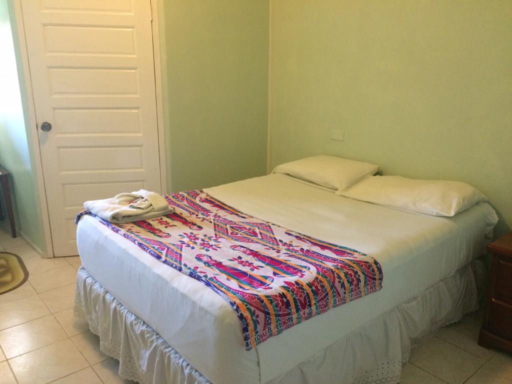 Don Santiago Guesthouse Downtown San Ignacio Oda fotoğraf